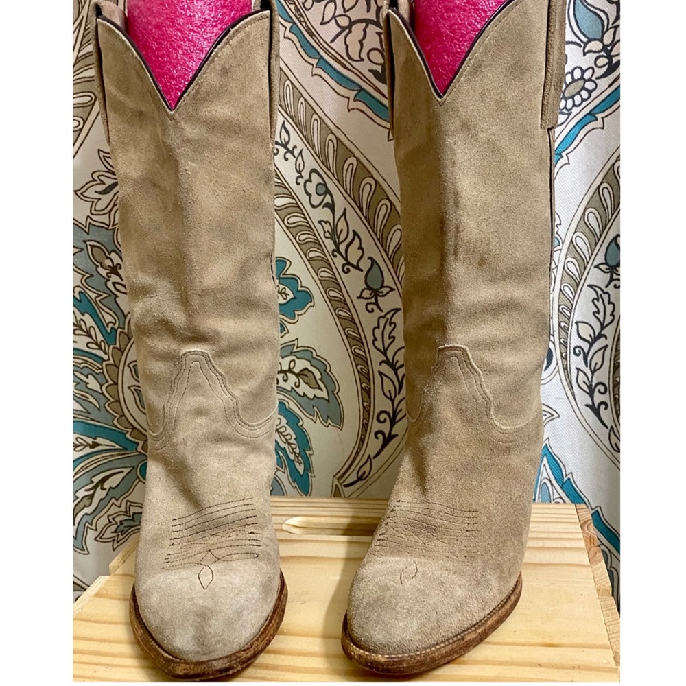 Frye • Pull on Boot